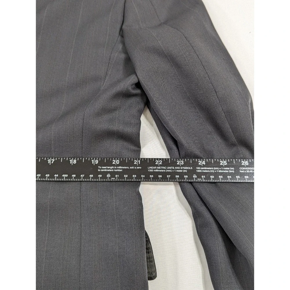 Hart Schaffner Marx Gold Trumpeter Mens Charcoal Self stripe‎ Dark Gray USA 42R